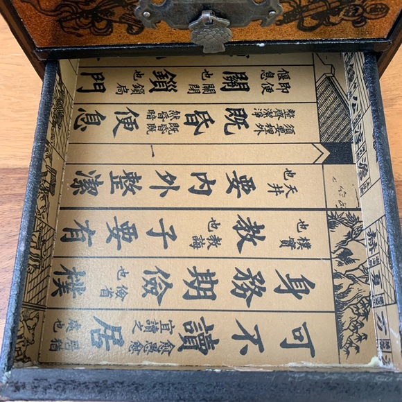 Antique Scenic Hand Painted Asian Jewelry Box With Mirror Inset - Picture 13 of 15